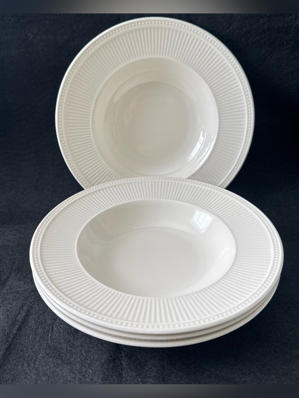 Set of 4 Wedgwood Windsor 9” Rimmed Soup Salad Pasta Bowls Ivory Ribs & Dots
